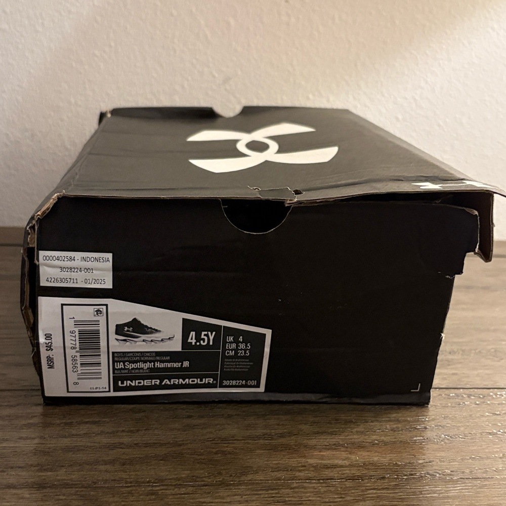 NIB [Under Armour] UA Spotlight Hammer Jr Black/White Football Cleats Youth 4.5 - Picture 12 of 12